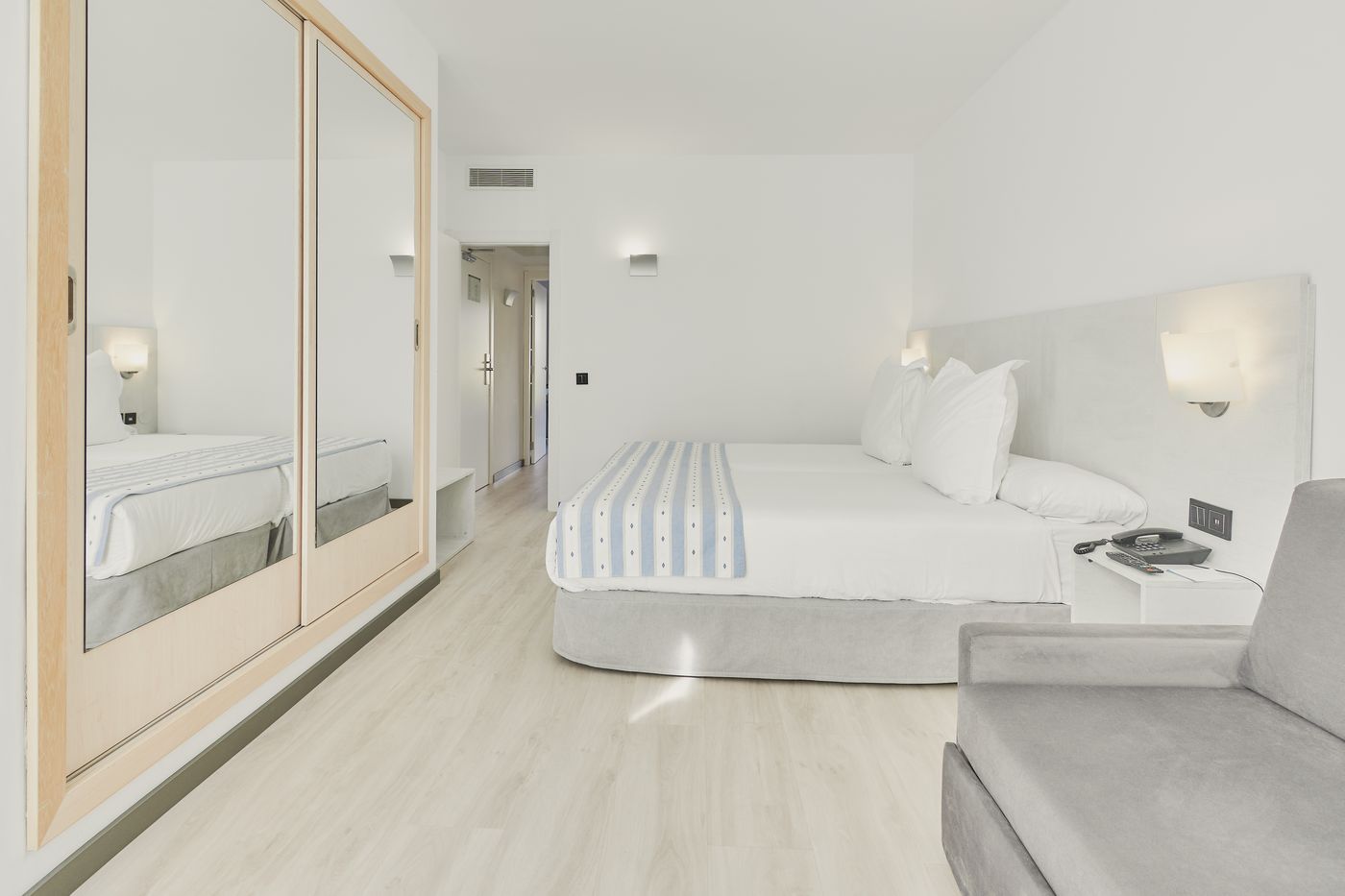 Gloria-Palace-San-Agustin-Room-11