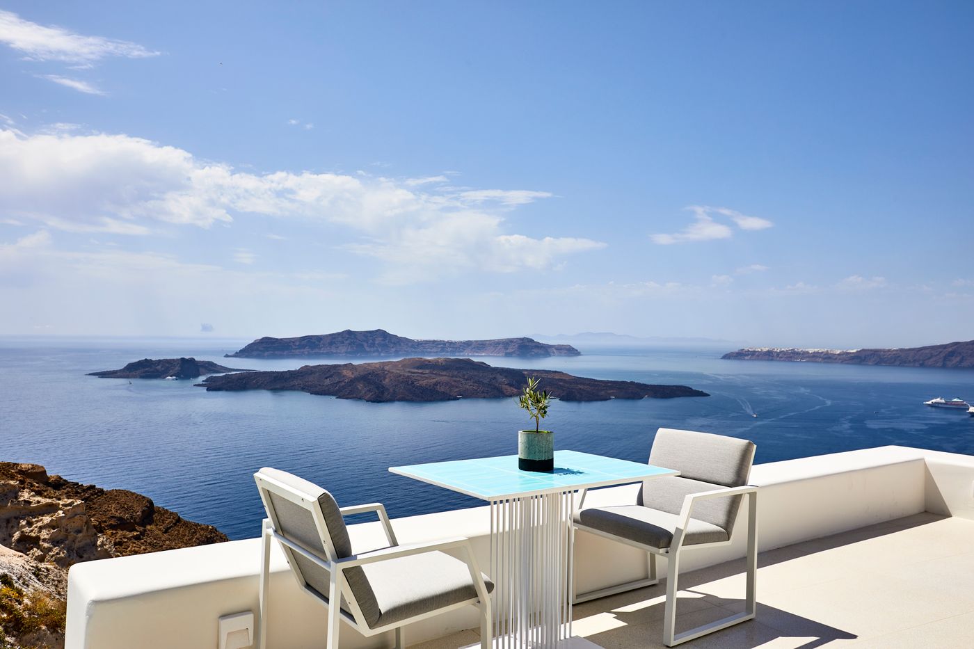 Alti-Santorini-Suites-Room-66