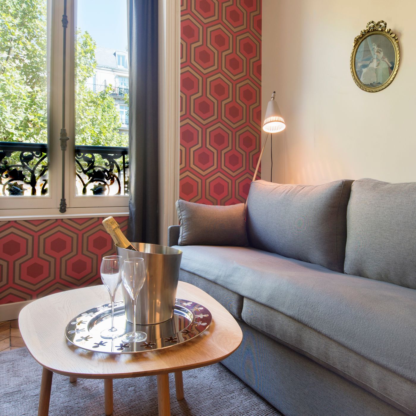 Suites-and-Hotel-Helzear-Champs-Elysees-Room-18