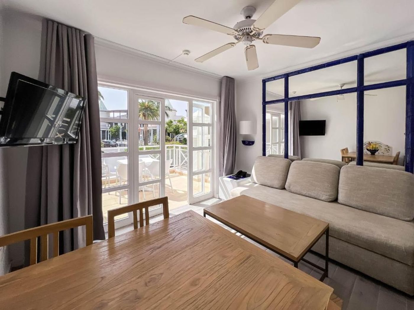 Parque-del-Sol-Room-18