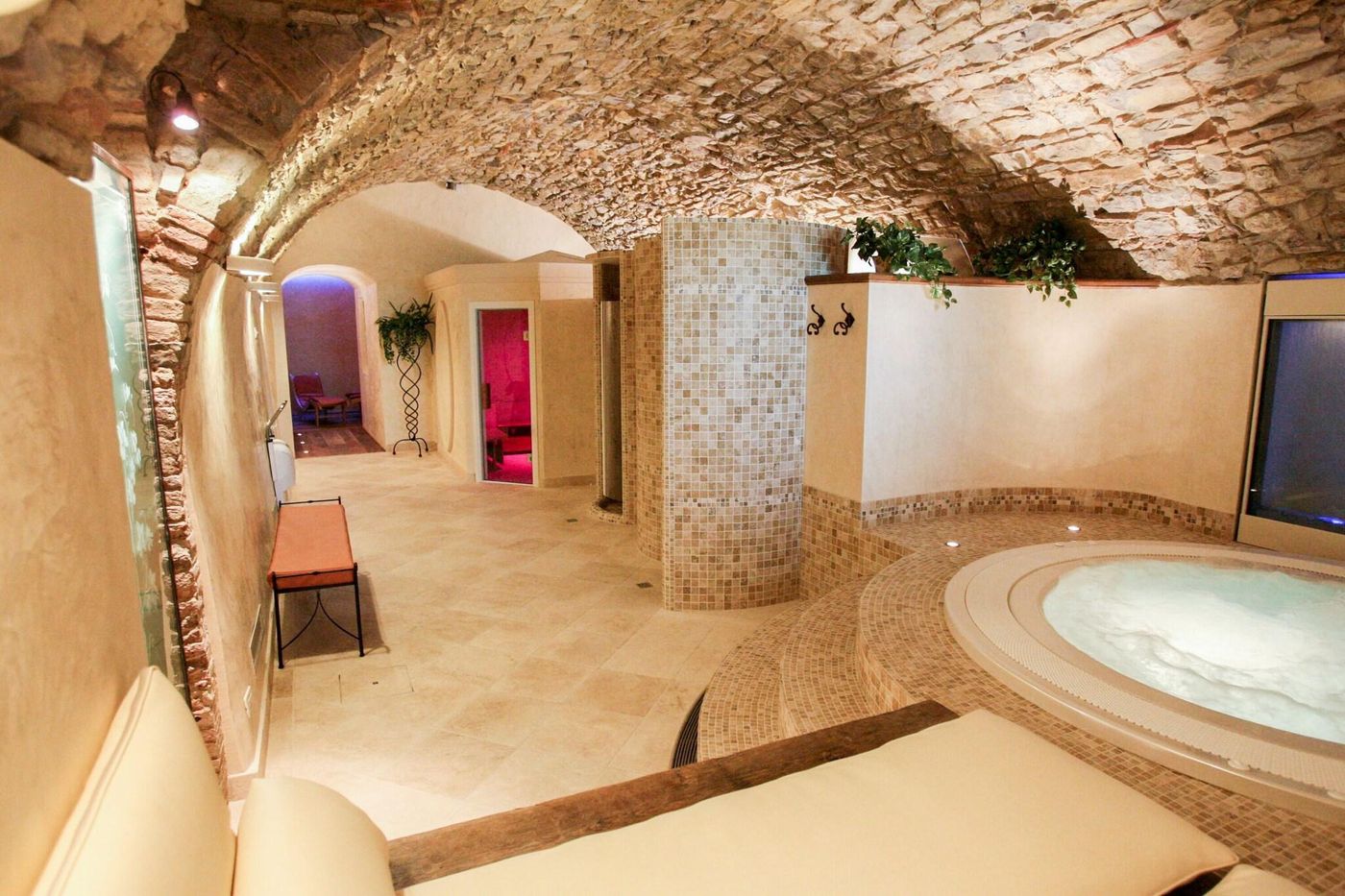 Palazzo-Squarcialupi-Sports-and-Entertainment-22