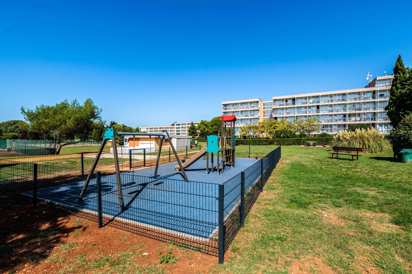 Hotel-Holiday-Sports-and-Entertainment-59