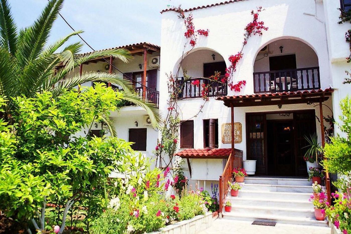 Golden-Beach-Lobby-8