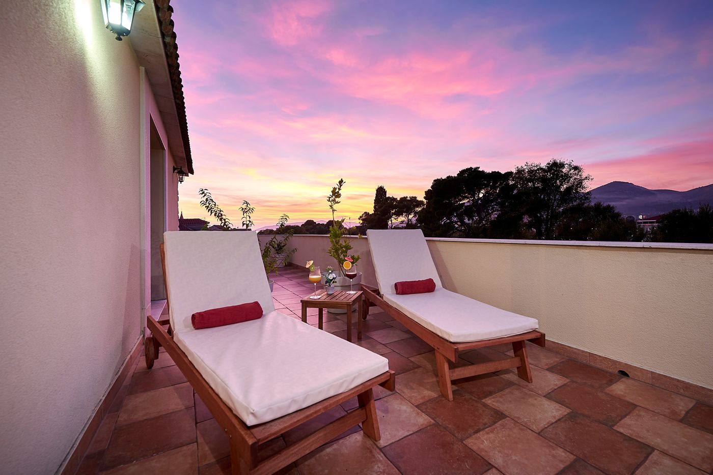 Palace-Derossi-Terrace-60