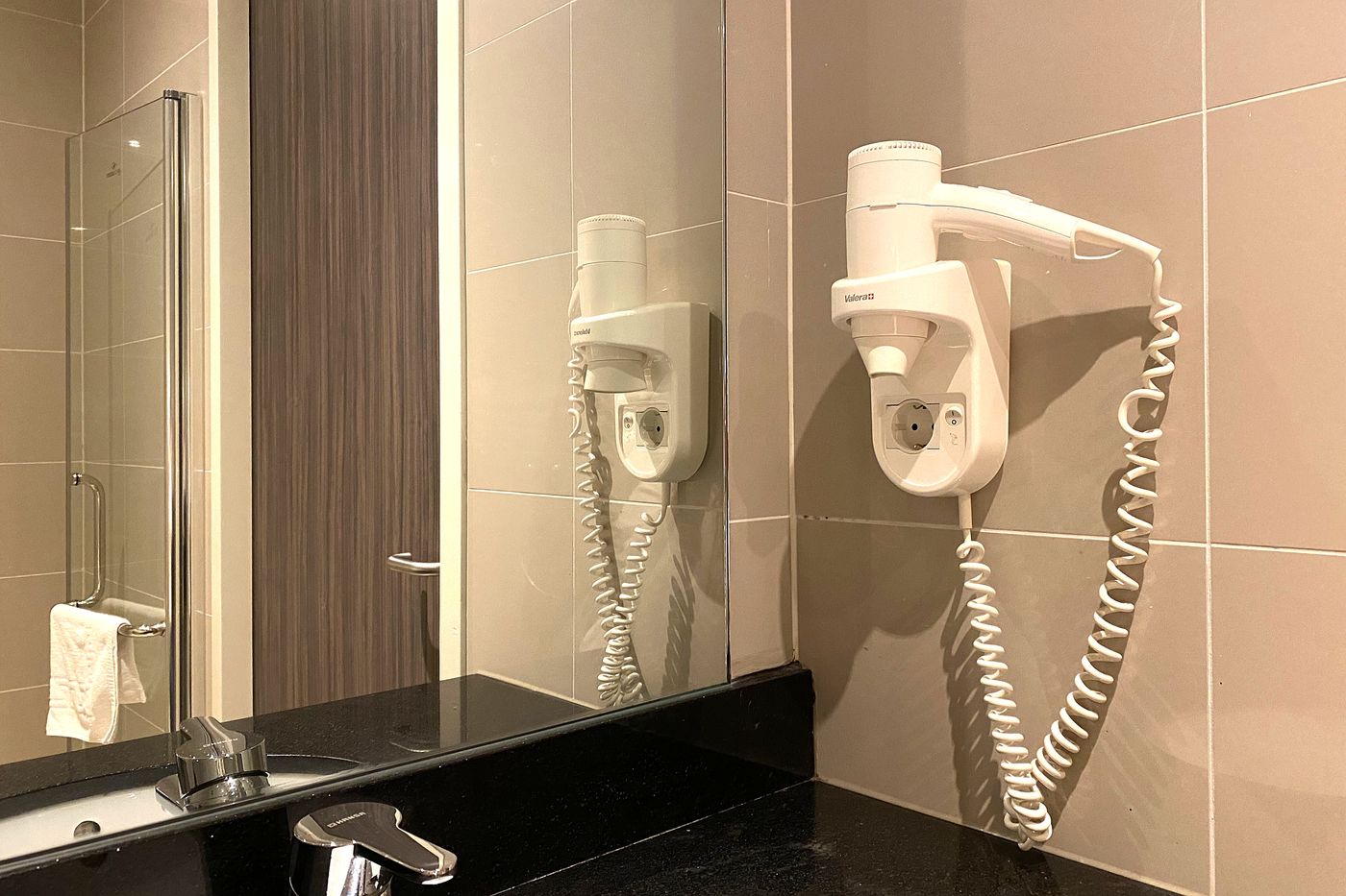 Hotel-Van-Gogh-Room-26