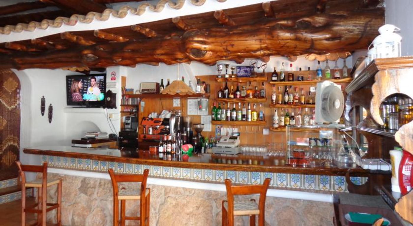 Los Pinares Benet Apartments