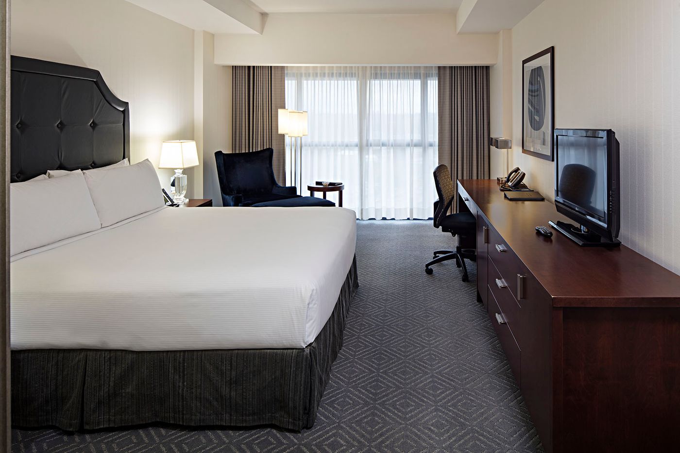 Delta-Hotels-By-Marriott-Burnaby-Conference-Centre-Room-10