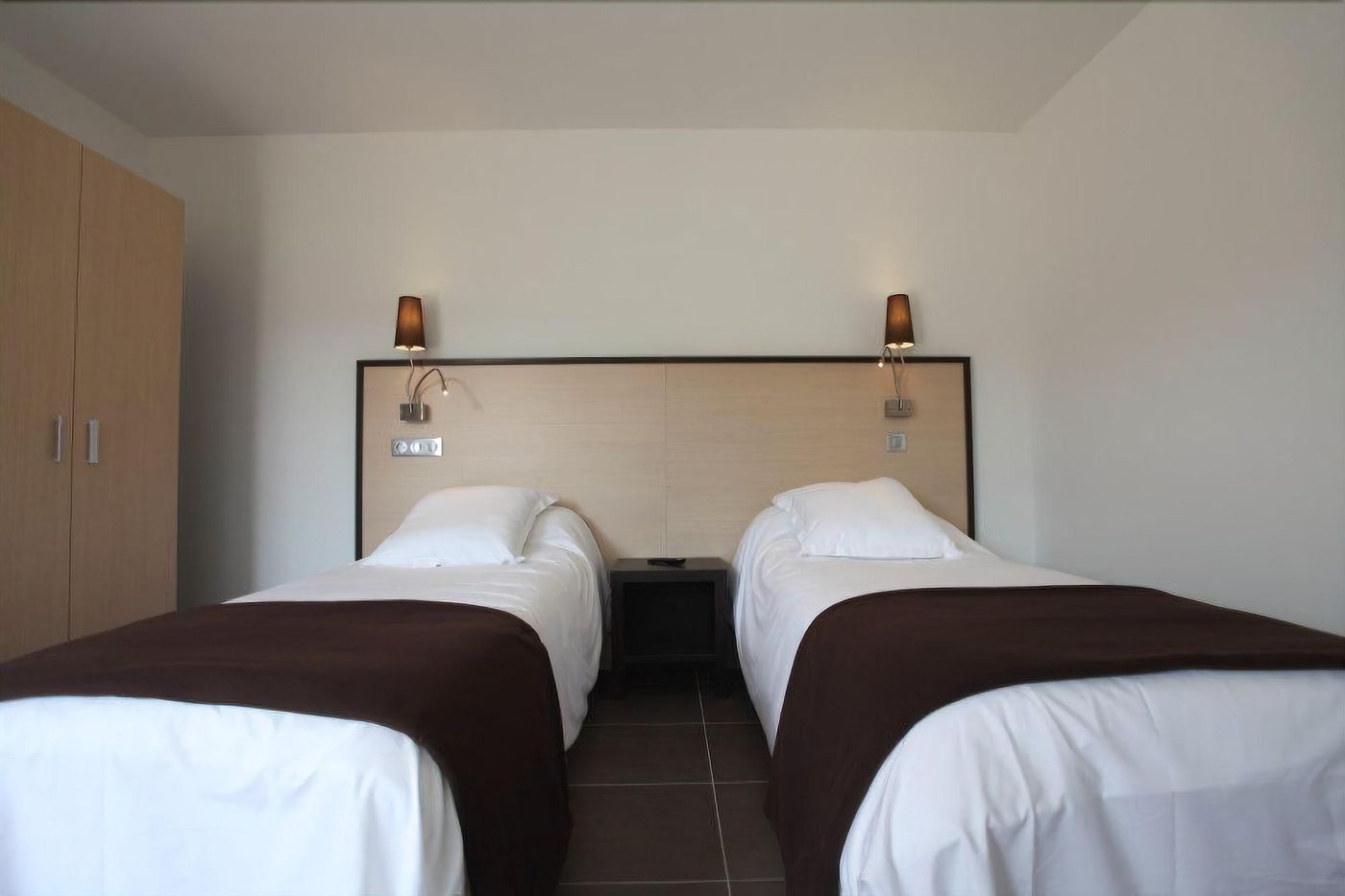 Hôtel Restaurant les Pielettes-France-LE ROVE-Room-9