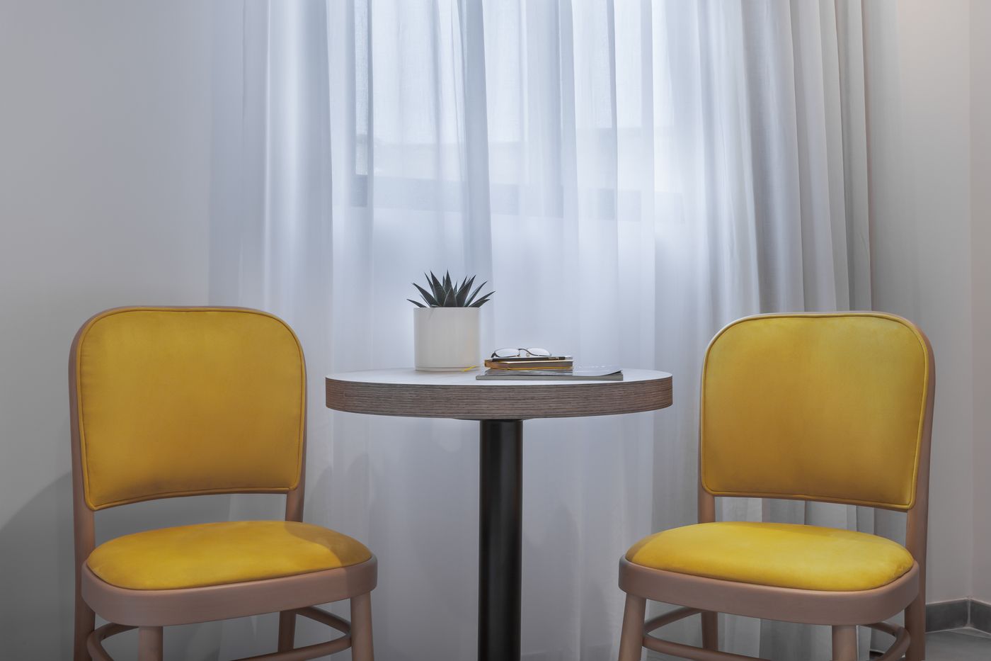 Hotel-115-The-Strand-Hotel-and-Suites-Room-48