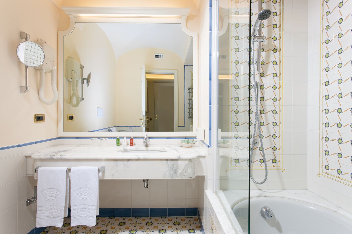 Grand-Hotel-Capodimonte-Room-40