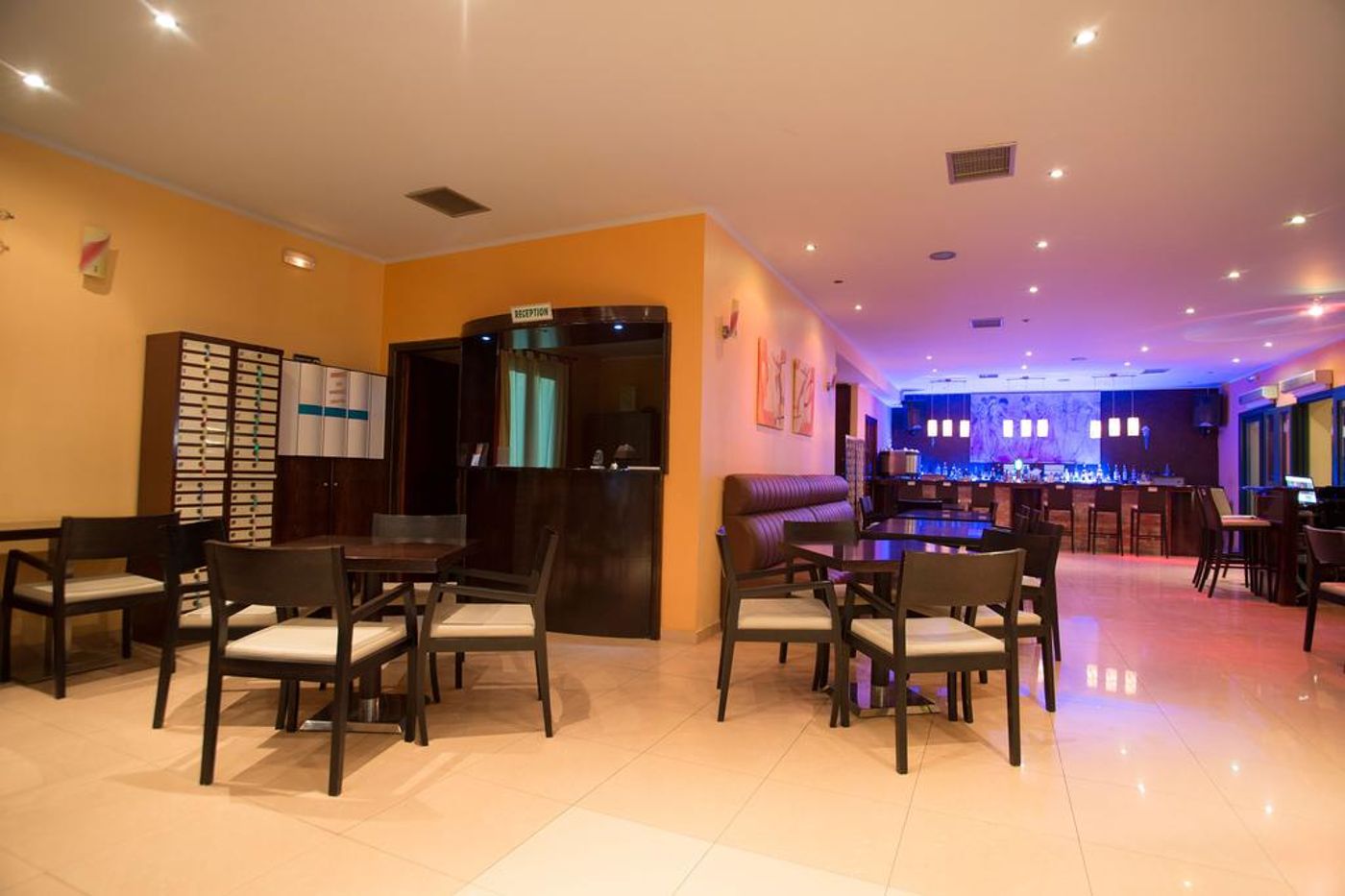 Magnolia-Aparthotel-Lobby-9