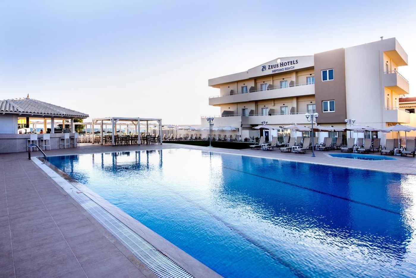 Neptuno-Beach-Pool-4