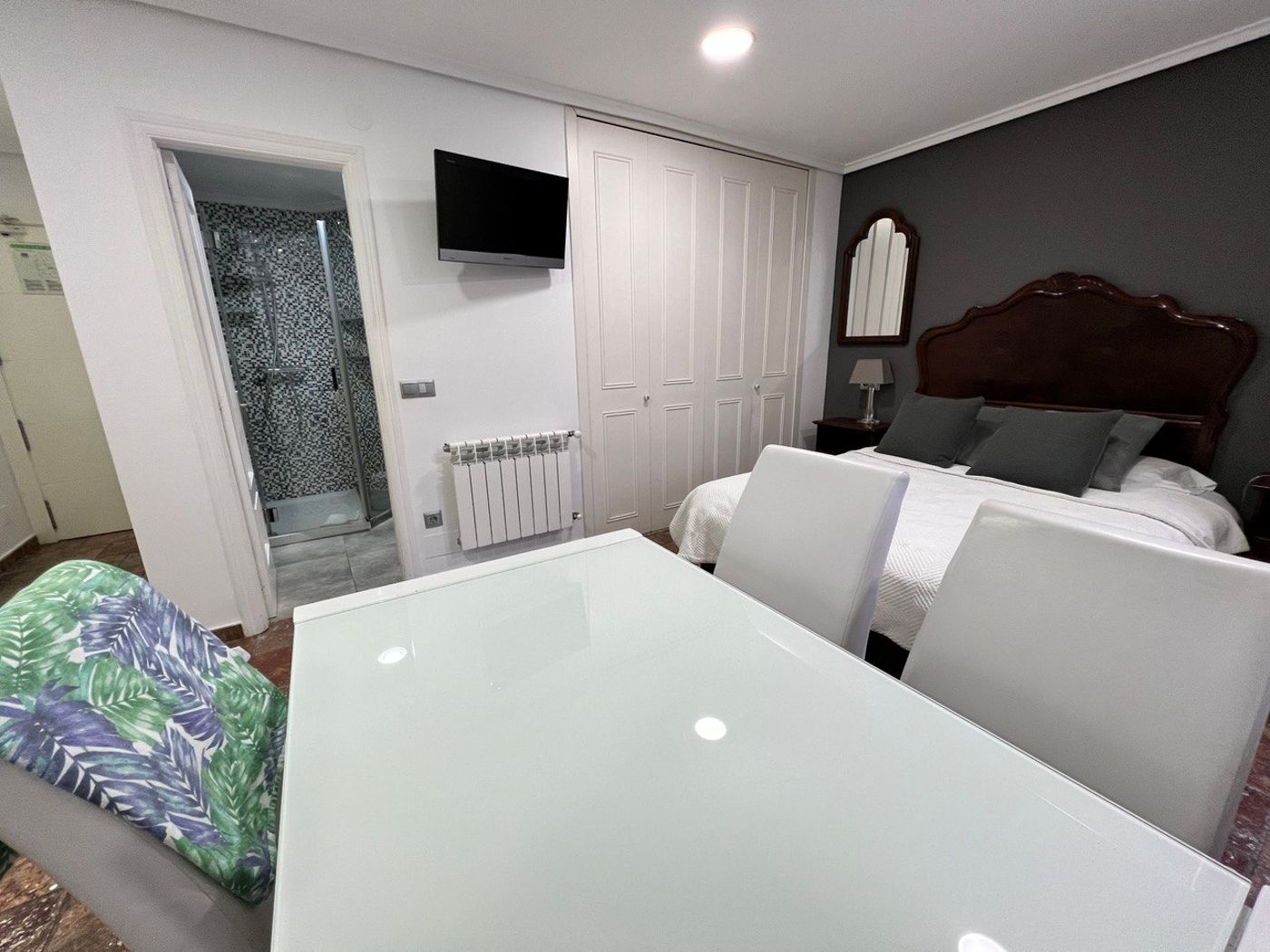 Apartamentos Las Brisas-Spain-SANTANDER-Room-6