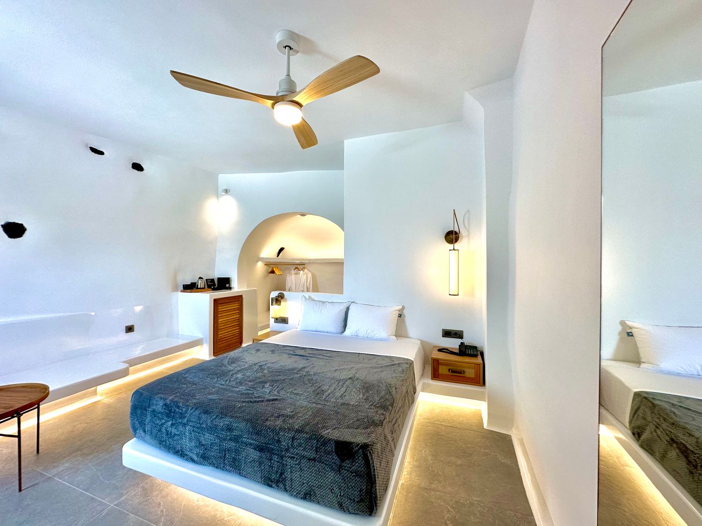 Eteoro-Suites-Room-12