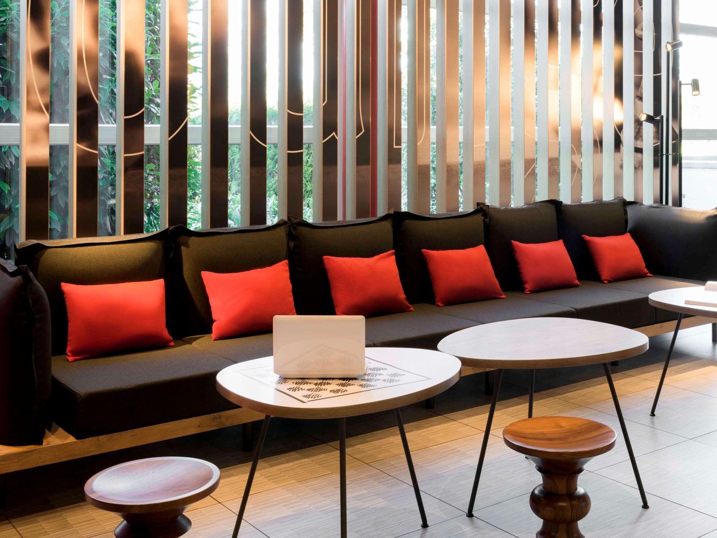 Ibis-Geneve-Aeroport-Bar-3