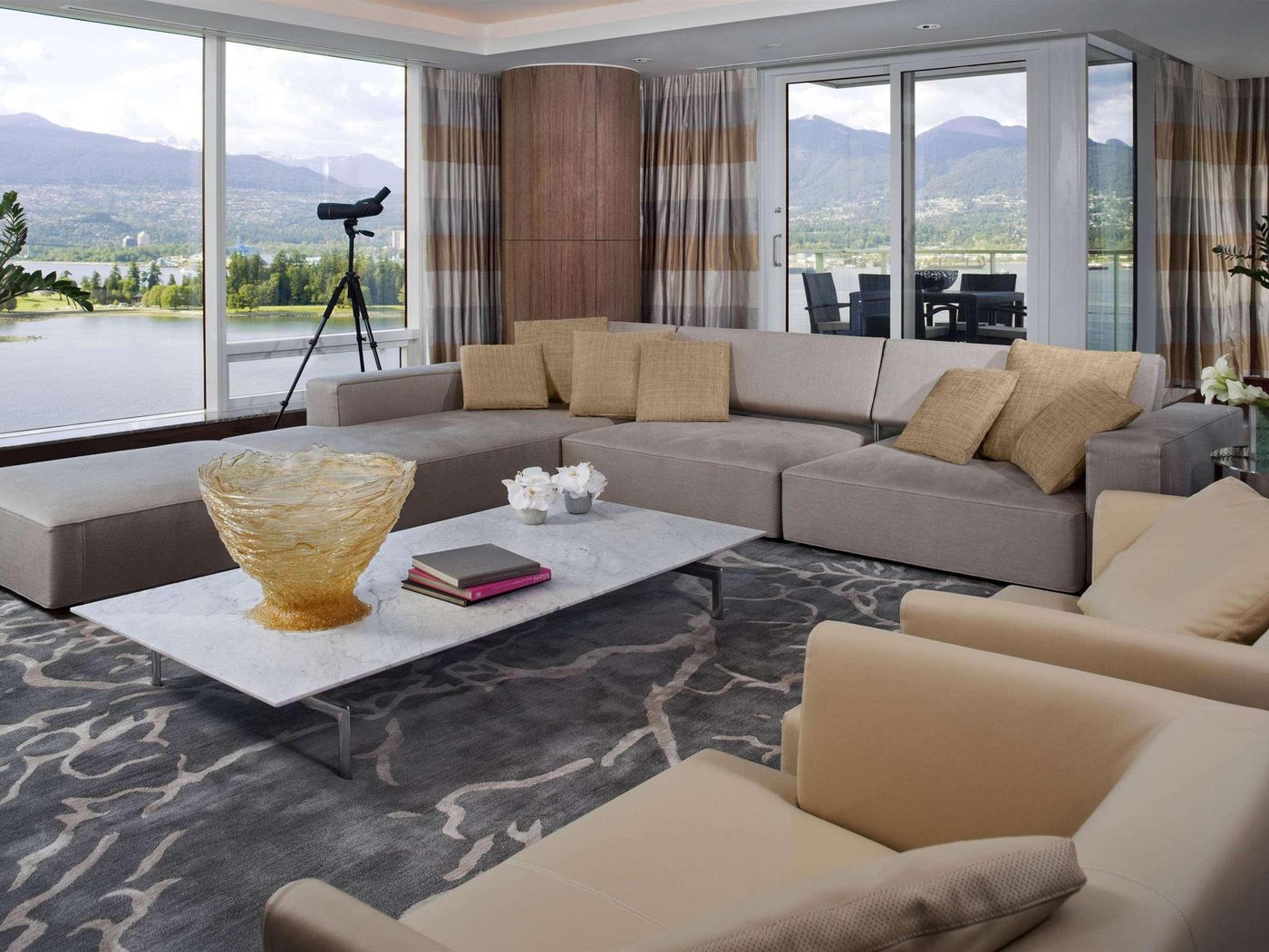 Fairmont-Pacific-Rim-Room-17