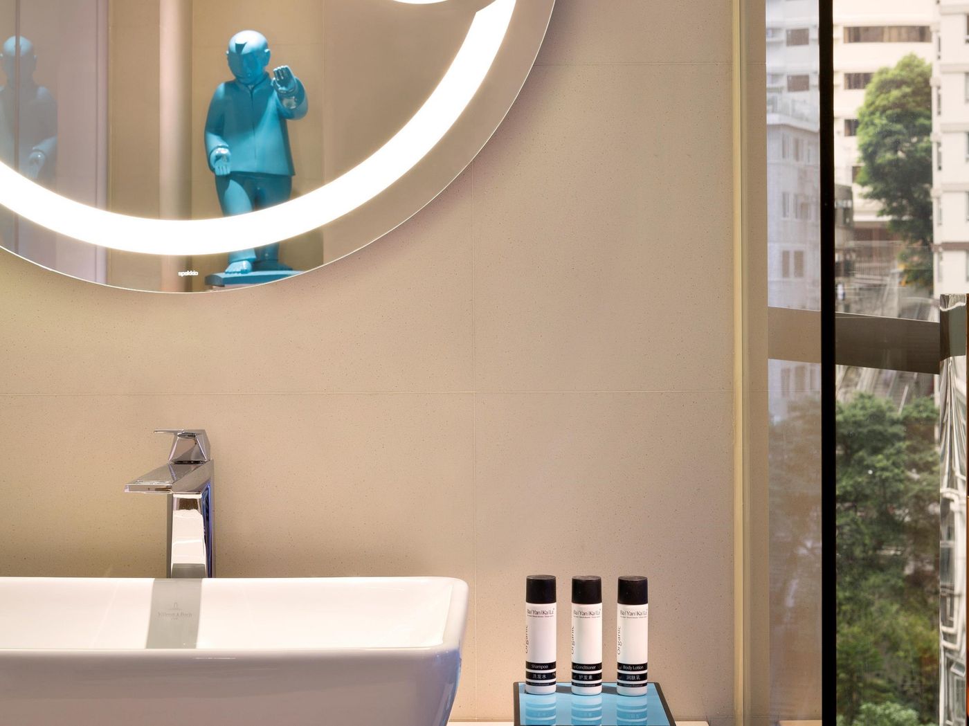 Hotel-Indigo-Hong-Kong-Island-Room-42