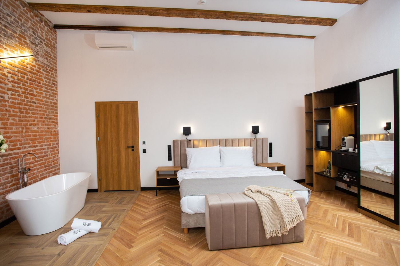 Hotel-Teatr-Room-17