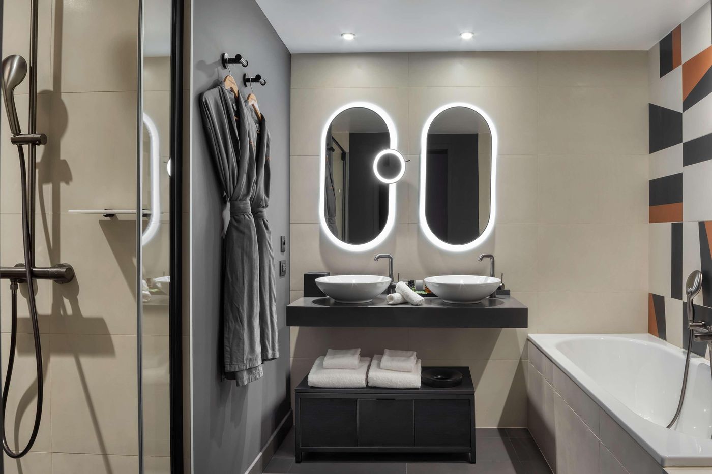 Canopy-By-Hilton-Paris-Eiffel-Tower-Room-41