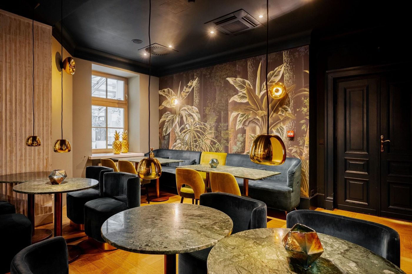 H15-Boutique-Restaurant-23