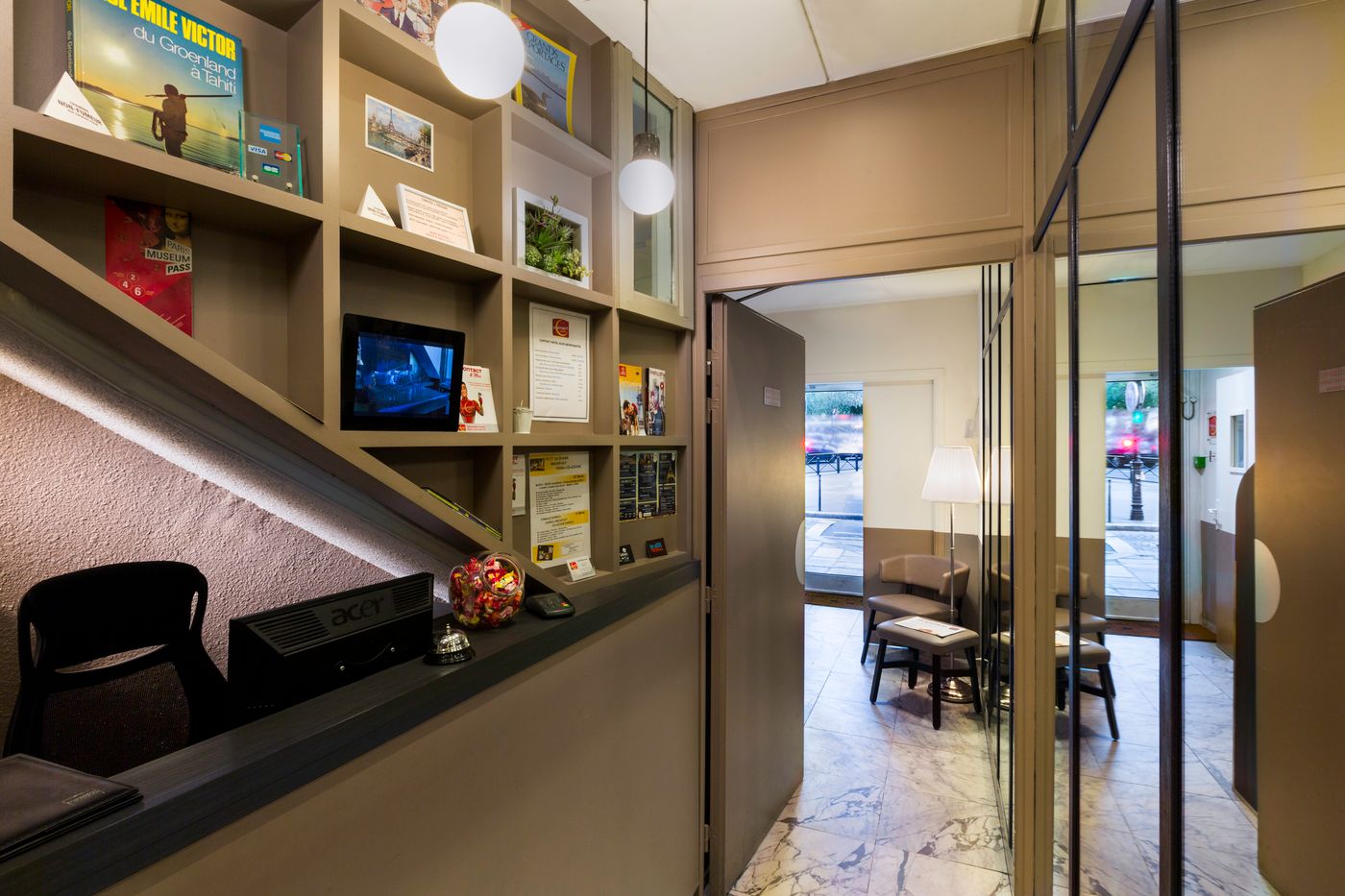 Contact-Hotel-Alize-Montmartre-Lobby-10