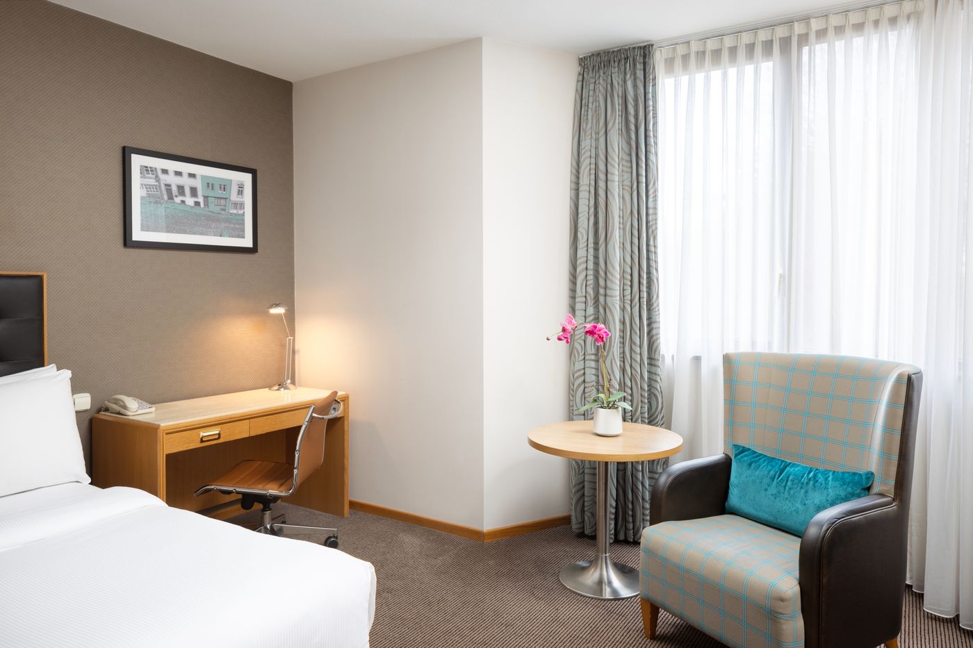 Doubletree-By-Hilton-Luxembourg-Room-15
