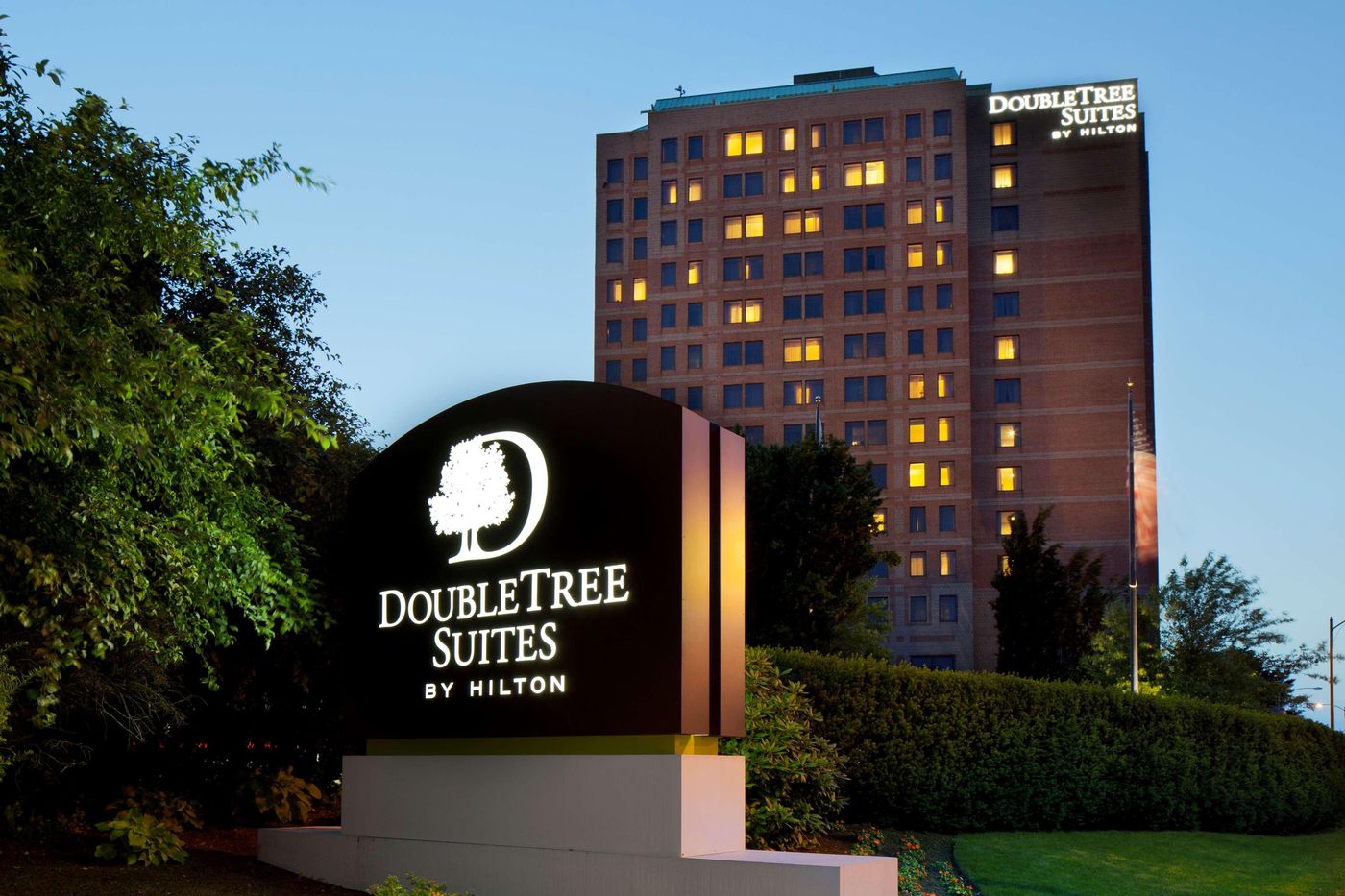 DoubleTree-Suites-by-Hilton-Hotel-Boston-Cambridge-General-view-5