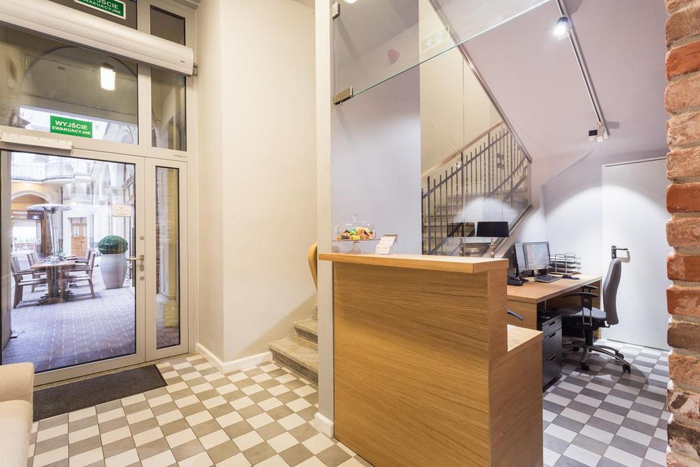 Venetian-House-Market-Square-Aparthotel-Lobby-14