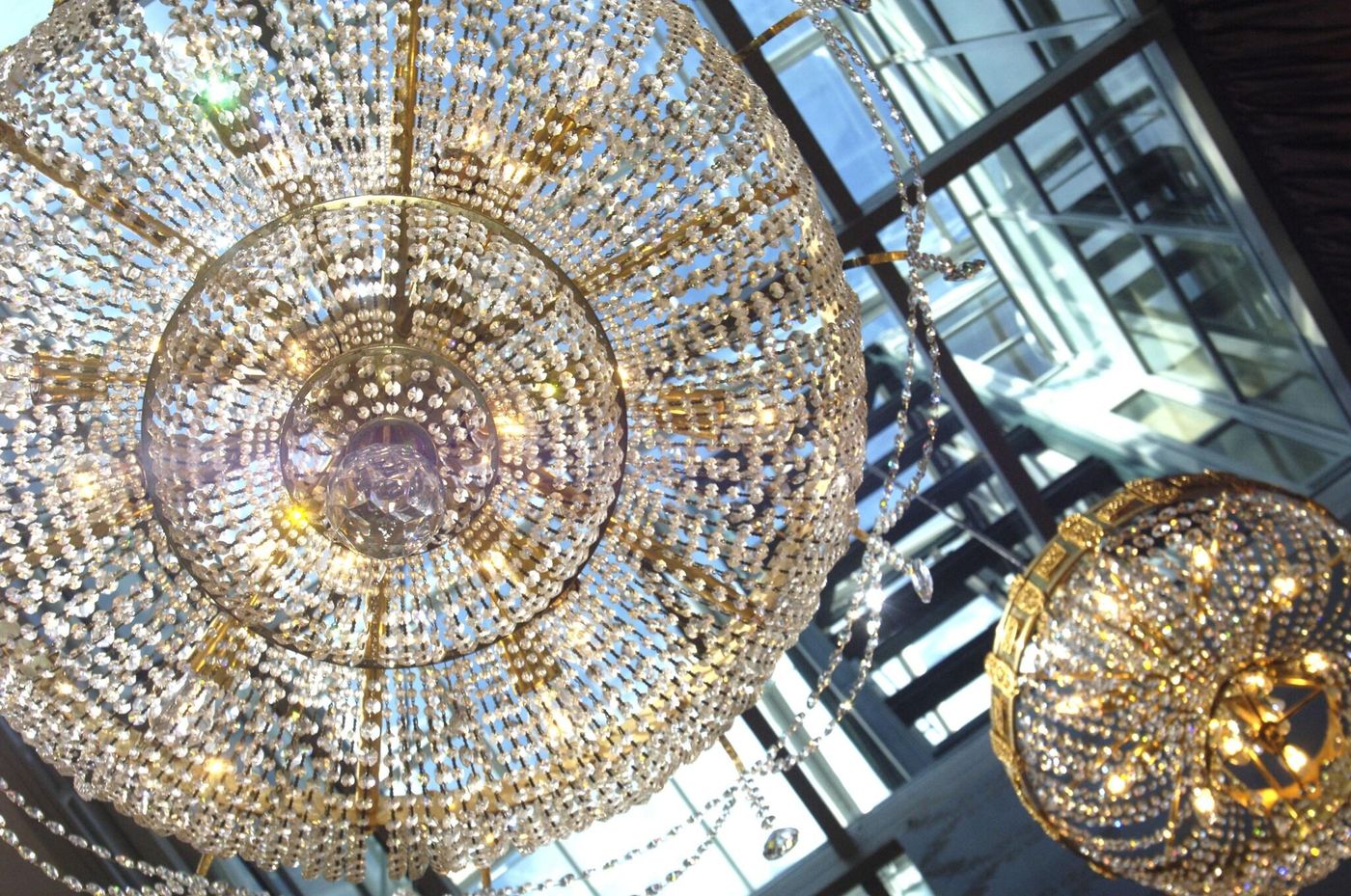 Friday-Hotel-Lobby-17