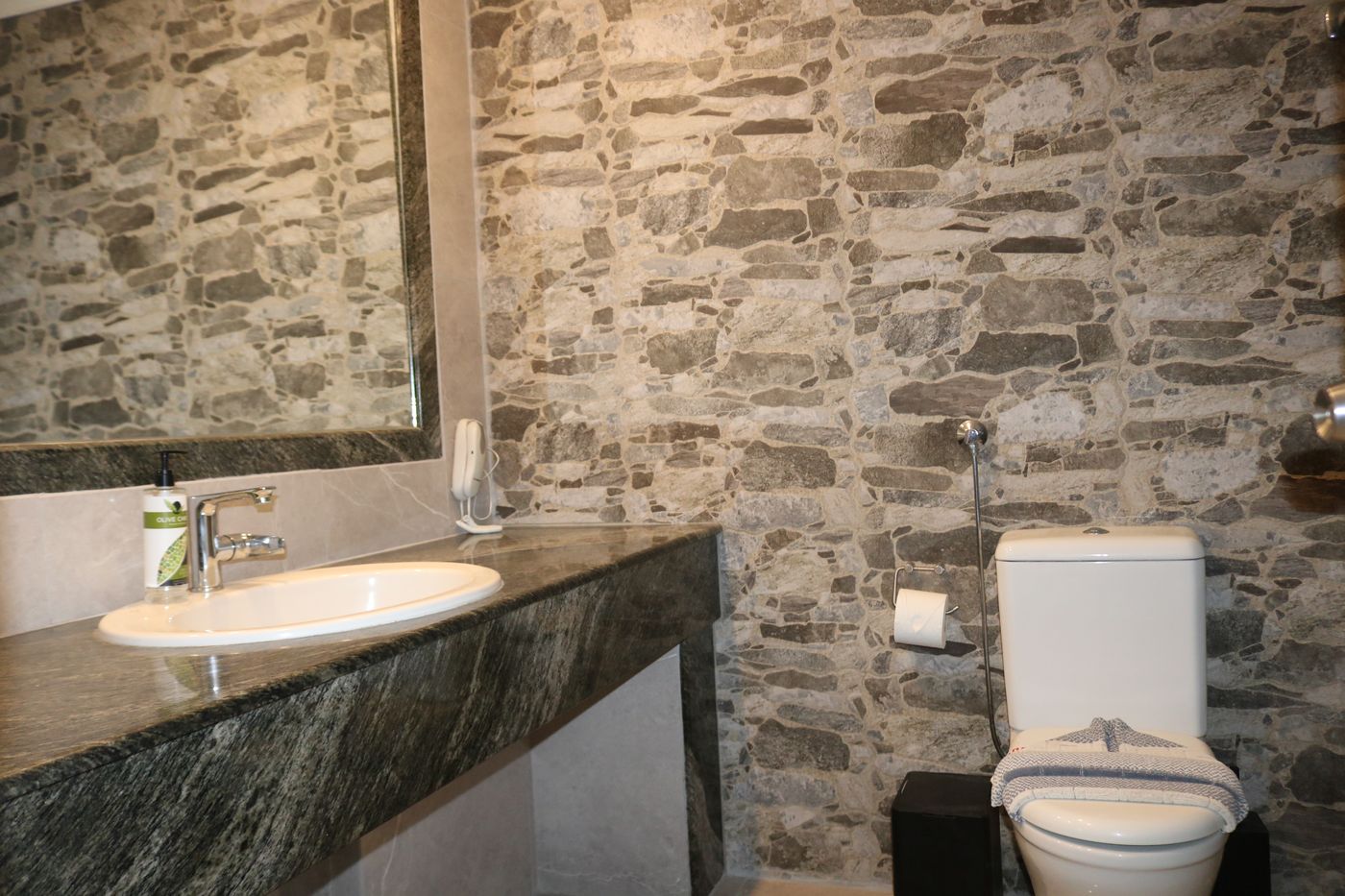 Sovereign-Beach-Hotel-Room-37