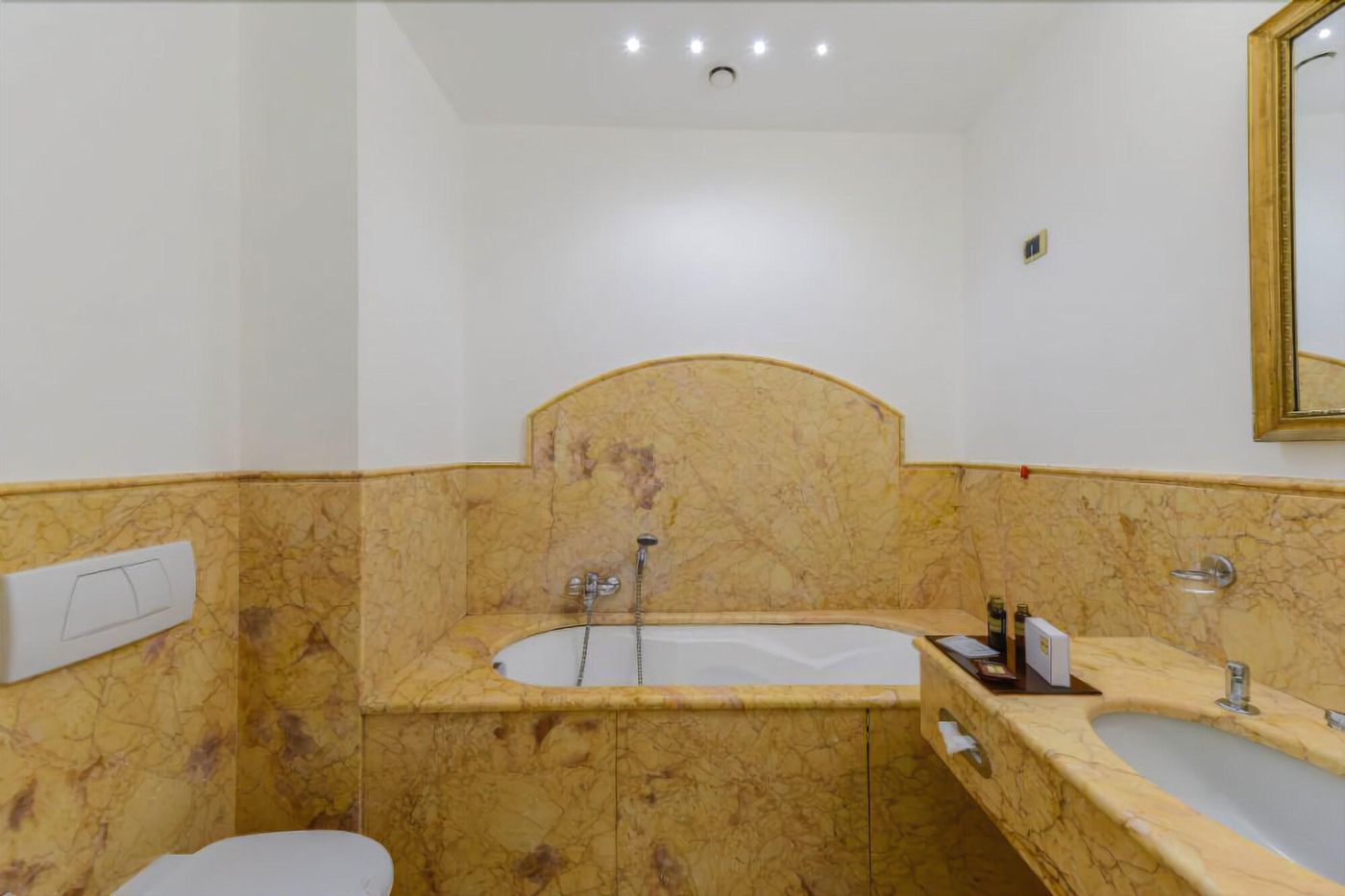 Albergo Alla Posta-Italy-TRIESTE -Room-10