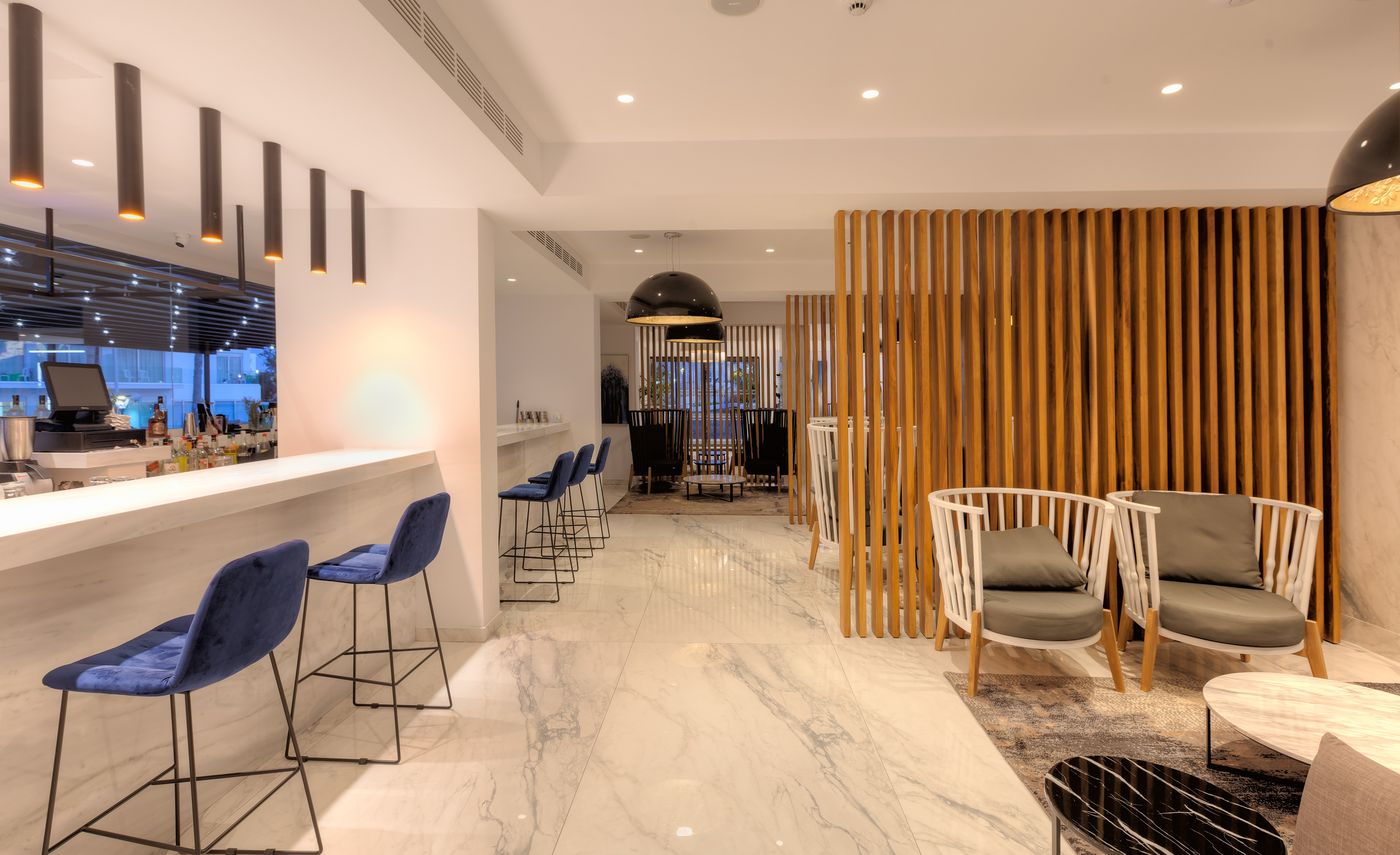 The-Blue-Ivy-Hotel-Bar-31