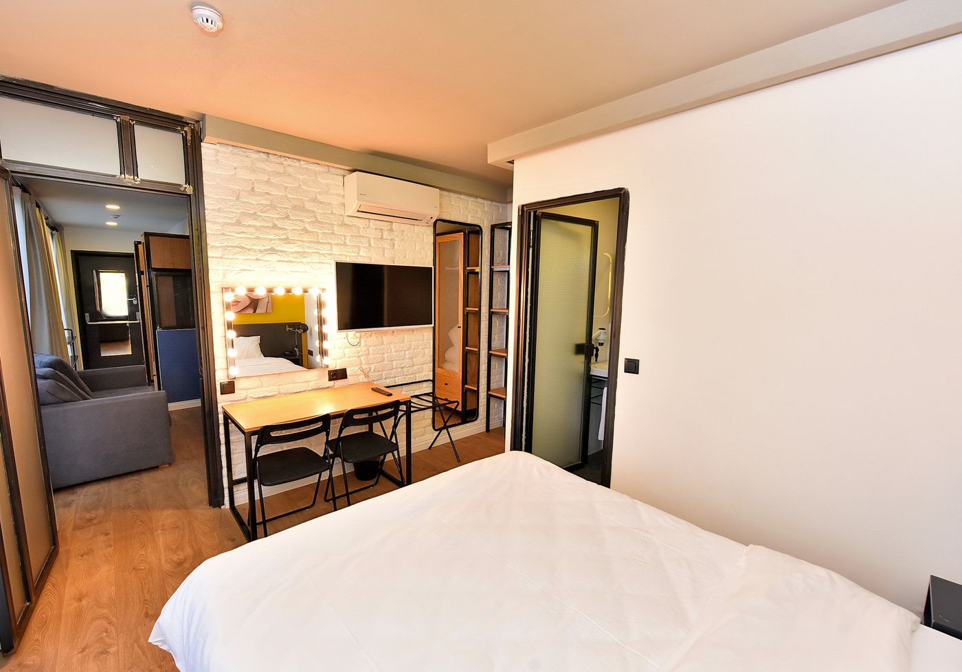 Fitas-Oda-Hotel-Room-4