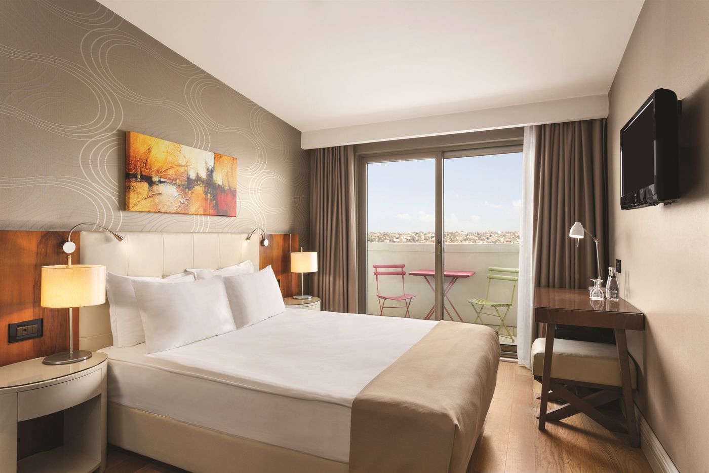 Ramada-Istanbul-Grand-Bazaar-Room-18