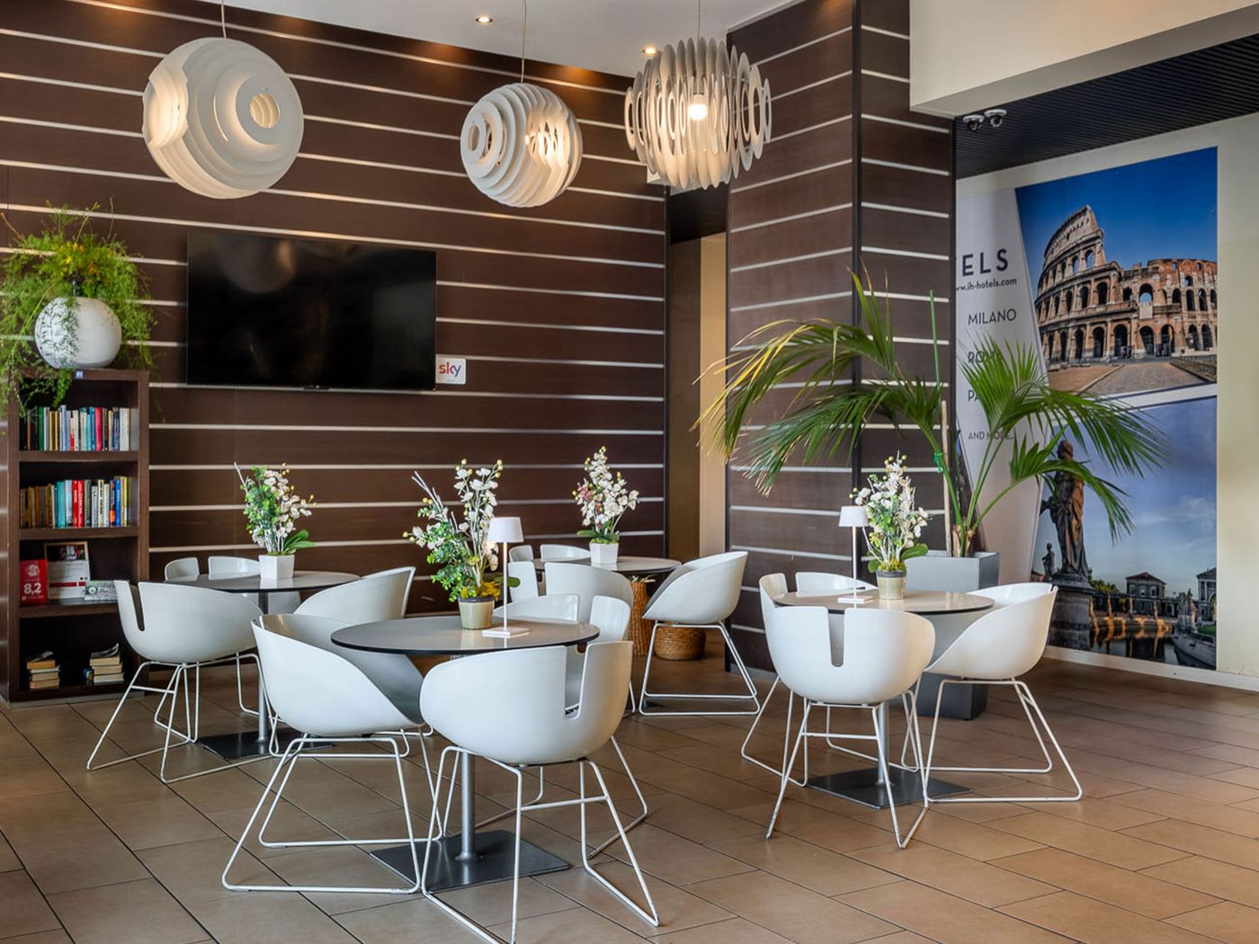 iH-Hotels-Milano-Gioia-Lobby-4