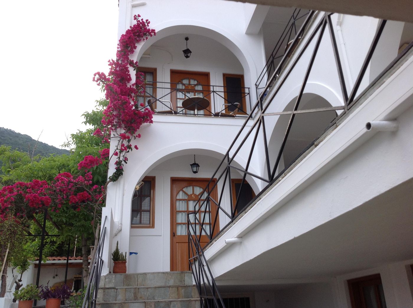 Travlos-Studios-General-view-4