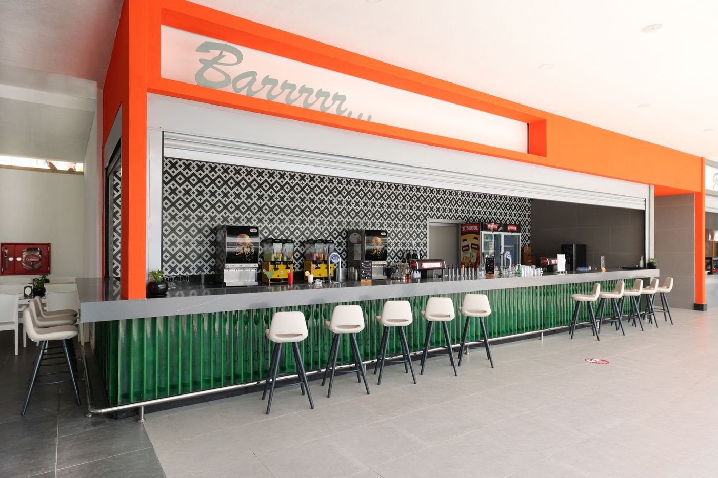 Crystal-Paraiso-Verde-Resort---Spa-Bar-50