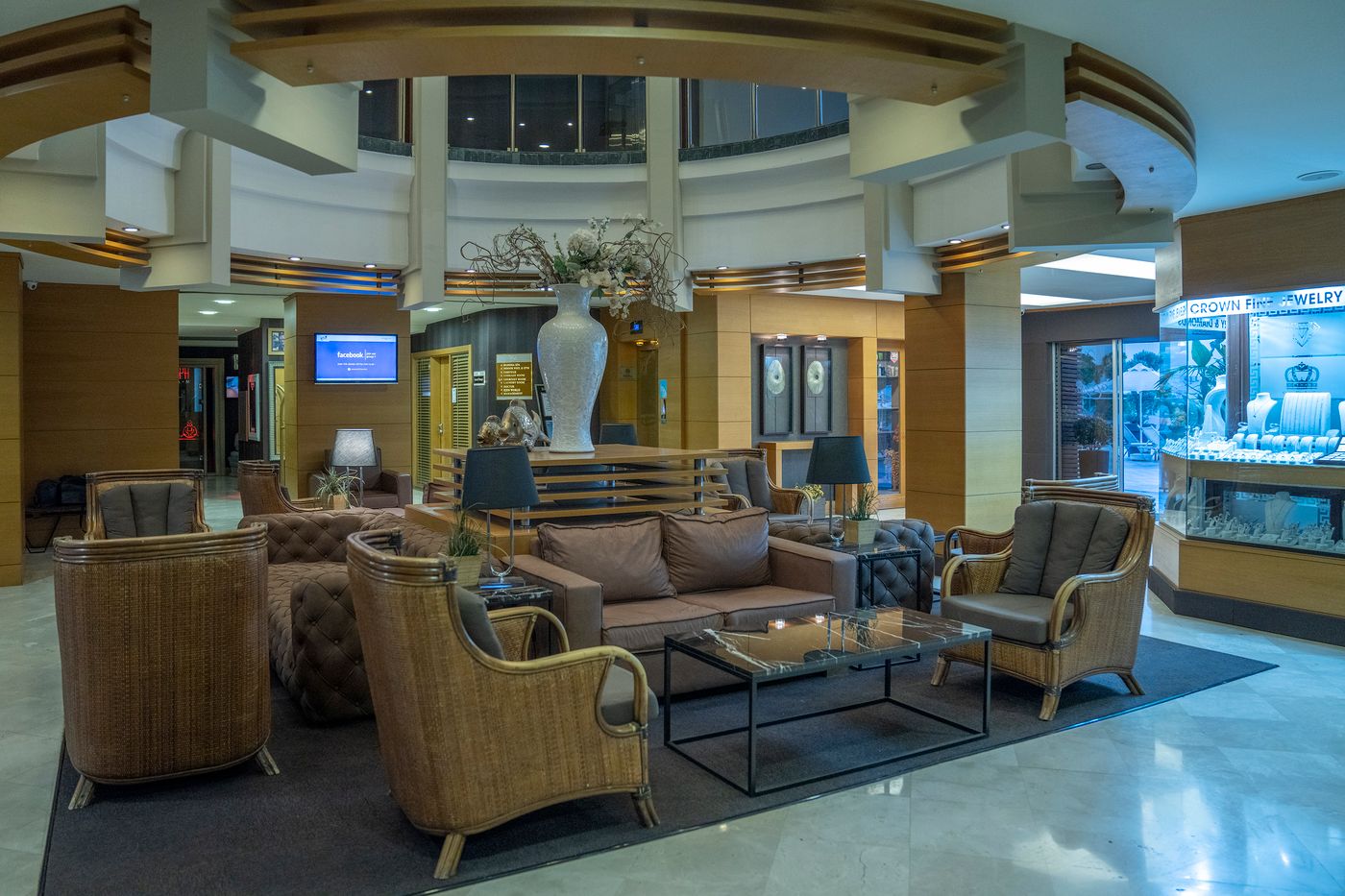 Grand-Cettia-Lobby-35