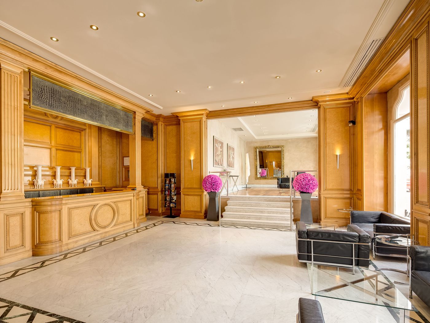 Hotel-Villa-Real-Lobby-5