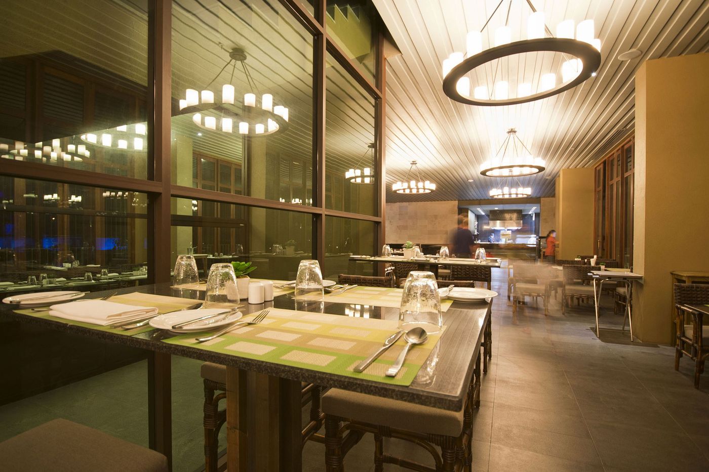 Sunsuri-Phuket-Restaurant-43