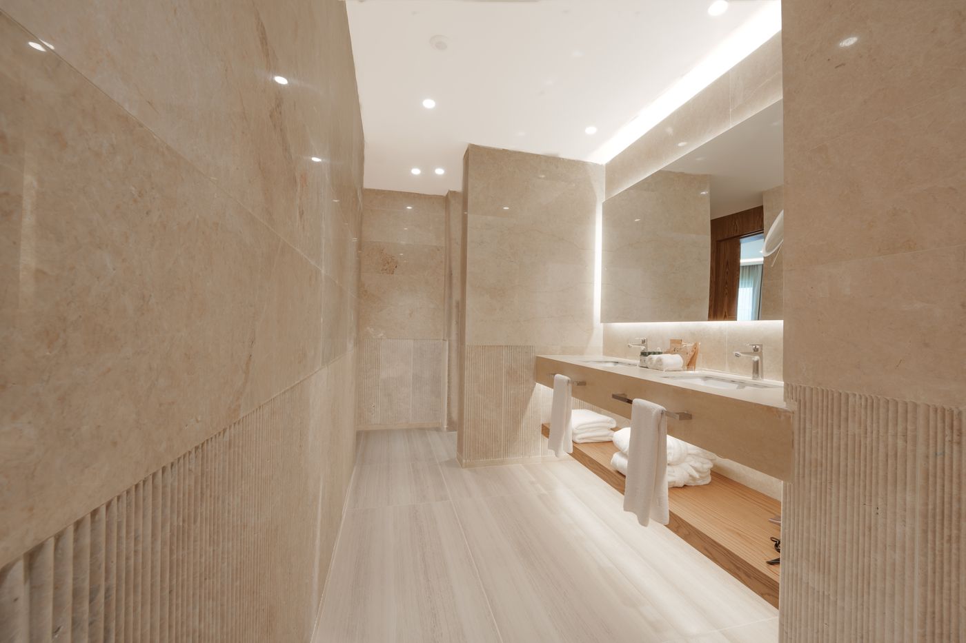 20/08/24 - Liberty Signa