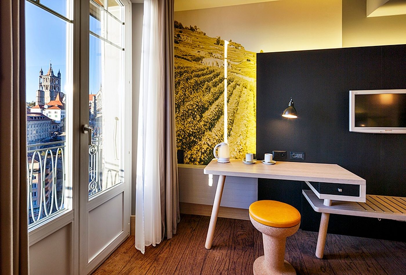 Swiss Wine By Fassbind-Switzerland-LAUSANNE-Room-10