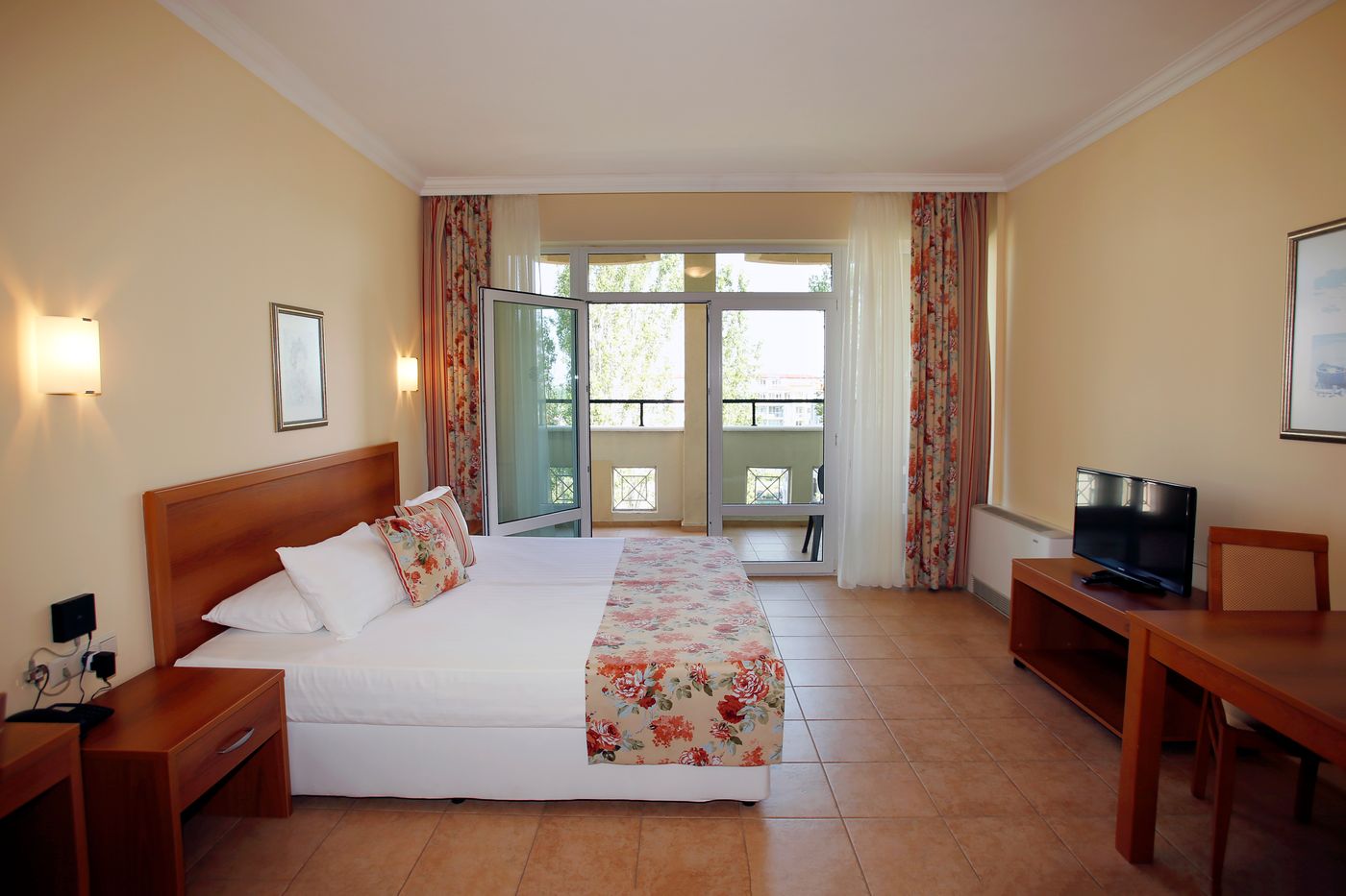 Sunset-Resort-Room-30