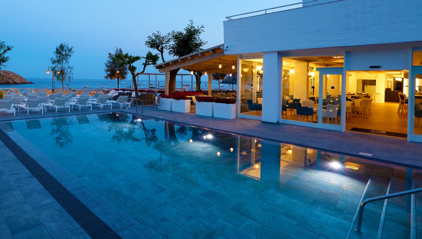 Golden-Mar-Menuda-Pool-6