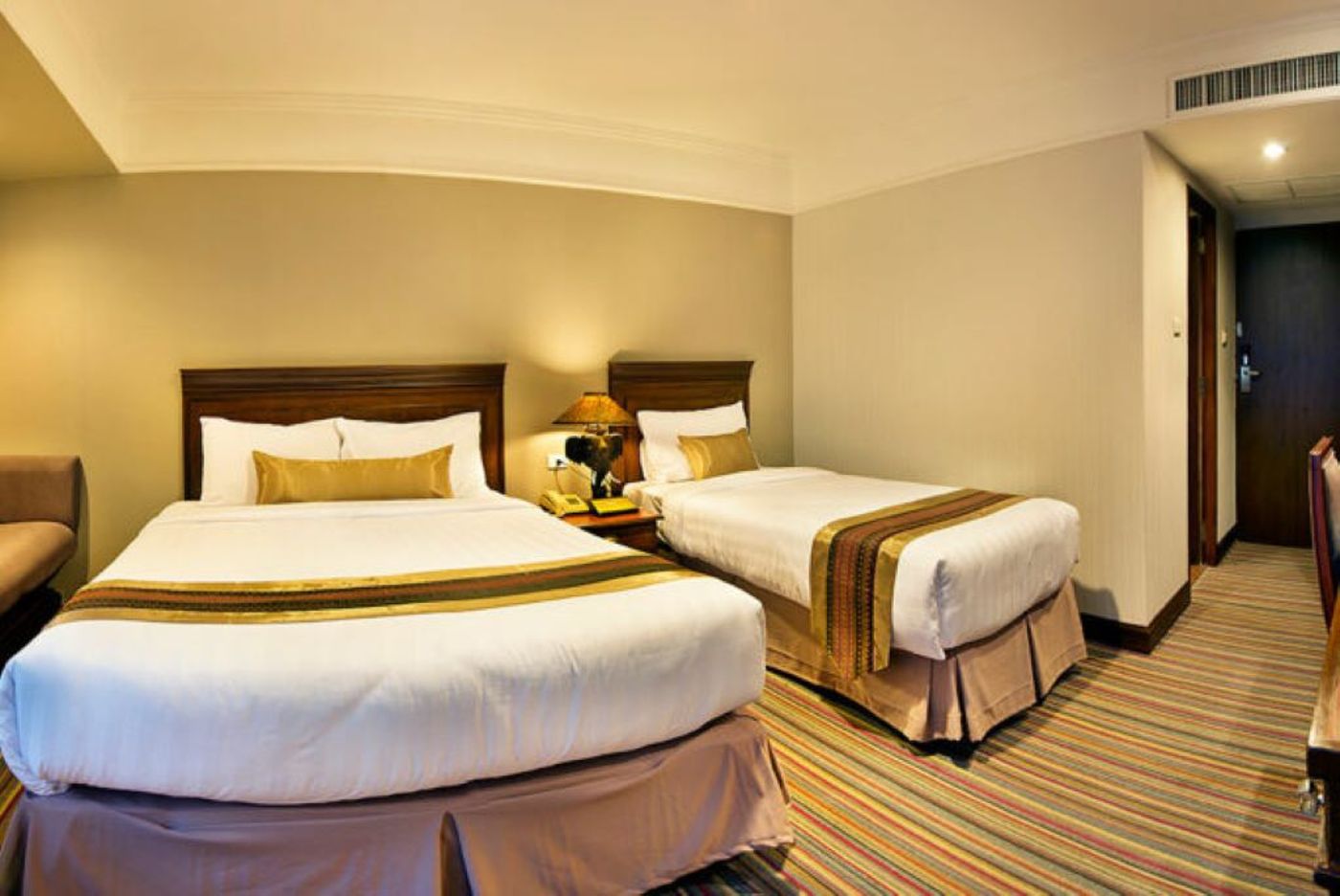 Royal-Rattanakosin-Hotel--SHA---Room-39