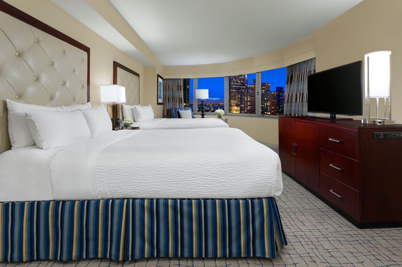 Crowne-Plaza-Times-Square-Manhattan-Room-6
