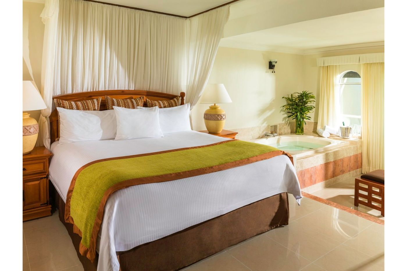 El-Dorado-Seaside-Suites-by-Karisma-Room-14