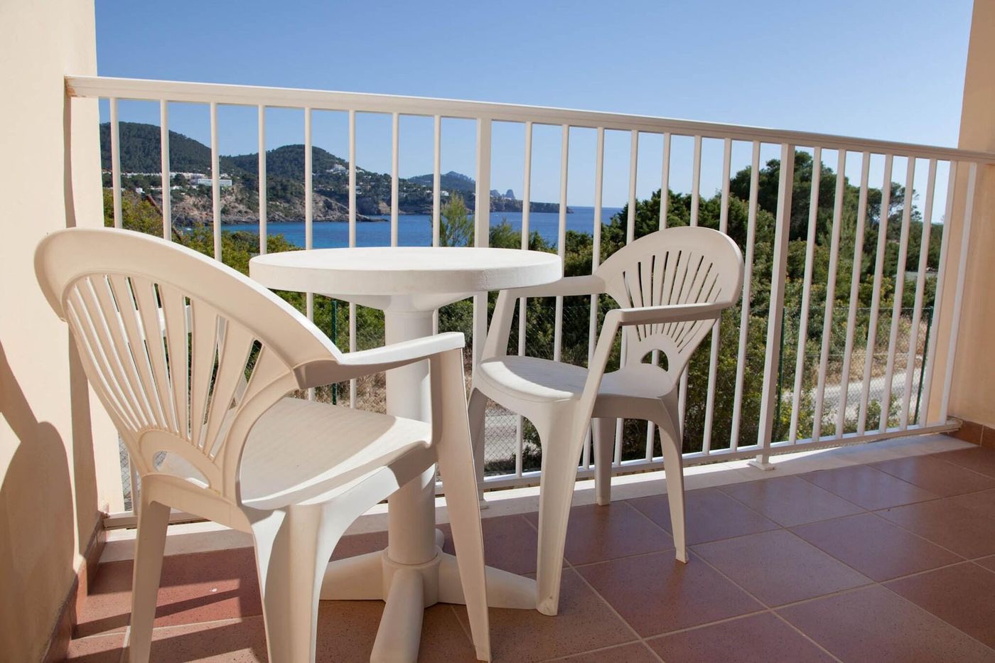 Playasol-Cala-Tarida-Room-60