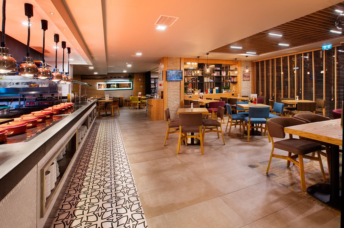 Holiday-Inn-Istanbul-Kadikoy-Restaurant-12