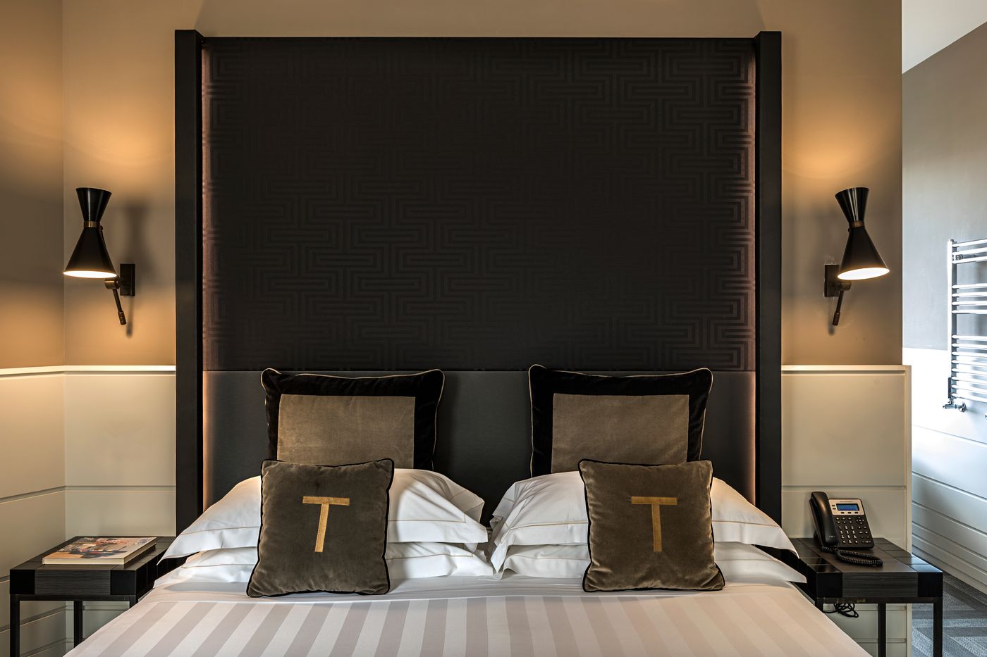 The-Tribune--Part-of-JDV-by-Hyatt-Room-28